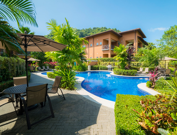 stayincostarica-lossuenos-accommodations-veranda2