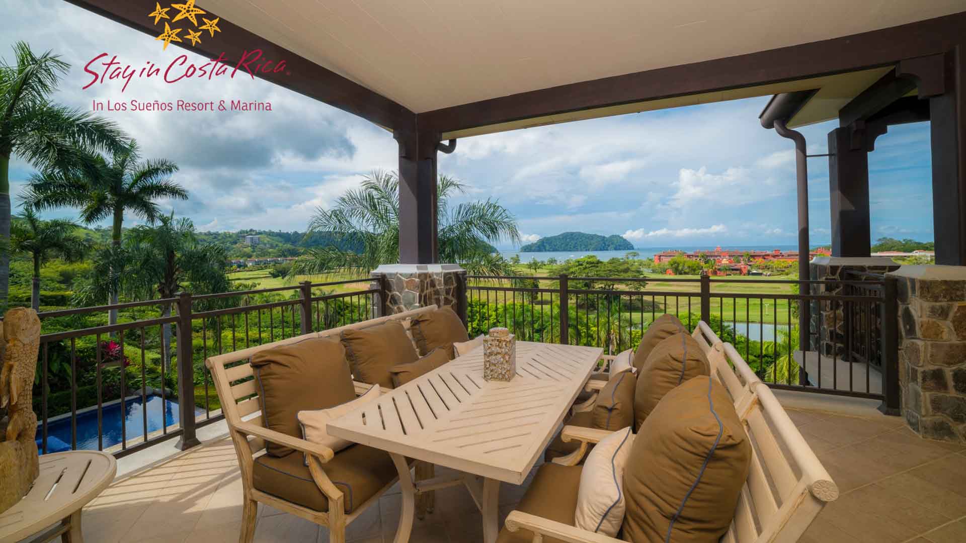 Inmueble con vistas al paisaje circundante.